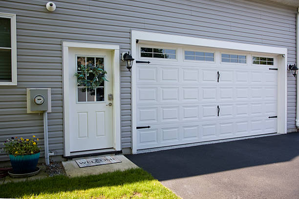 24/7 Emergency Garage Door Panel Replacement experts in Benson, UT